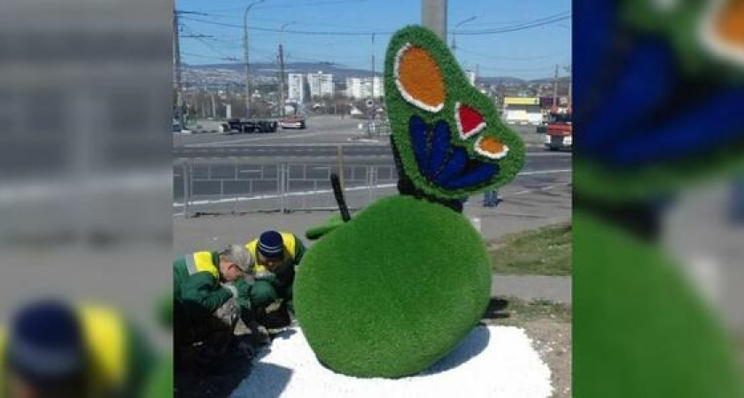 Глобус, бабочки и каска с гвоздикой. На улицах Новороссийска устанавливают новые топиарии