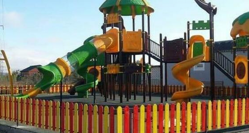 В станице Раевской решили снести «площадку мечту», установленную пару месяцев назад