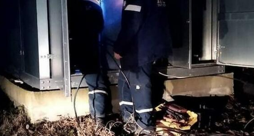 Первые последствия снега: жители поселка Верхнебаканский сидят без света со вчерашнего вечера