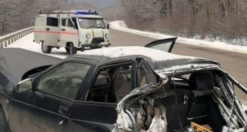 8 марта на перевале под Новороссийском выпал снег, и начали биться автомобили