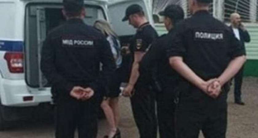 На Кубани мужчина средь бела дня расстрелял из обреза ружья посетителя кафе