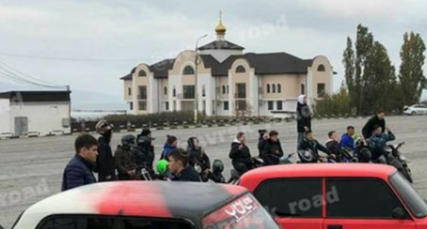 "Дети бетона, что тут сказать": новороссийцы жалуются на дрифтеров у Суджукской косы