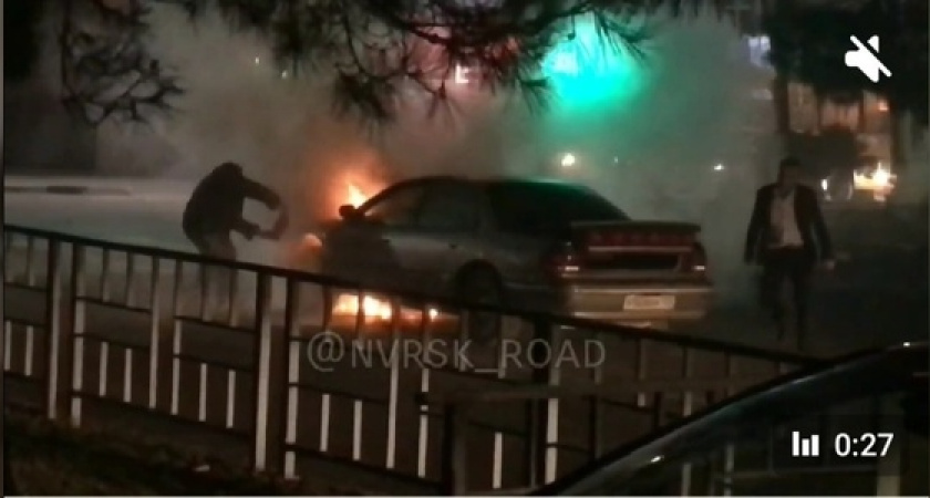 «Восстание машин»: в Новороссийске за один вечер загорелись сразу два автомобиля