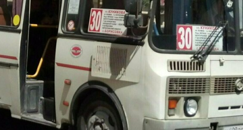 Жители села Борисовка пожаловались, что после 19.00 не могут уехать домой на автобусе