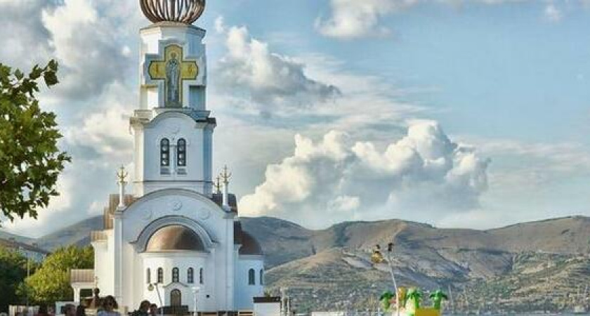 «Он в нашем лице оскорбил веру православную!» Казаки Новороссийска написали заявление на священника