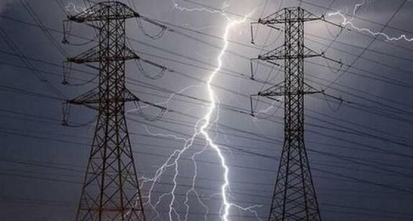 5 аварий на электросетях за одну ночь: новороссийцы остались в стихию без света