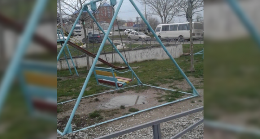 Дети играют в грязи: жители Новороссийска недовольны, что благоустройство Восточного района проходит «по остаточному принципу»