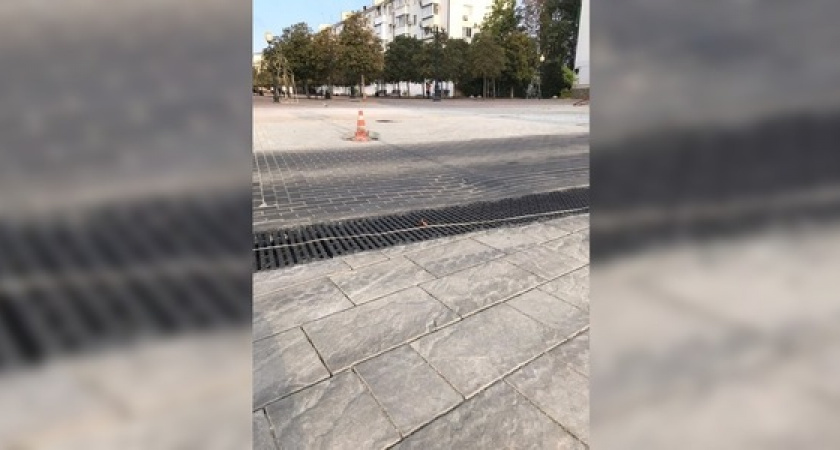 Новороссийцы заметили просевшую плитку на новом пешеходном переходе за 3,6 миллиона рублей