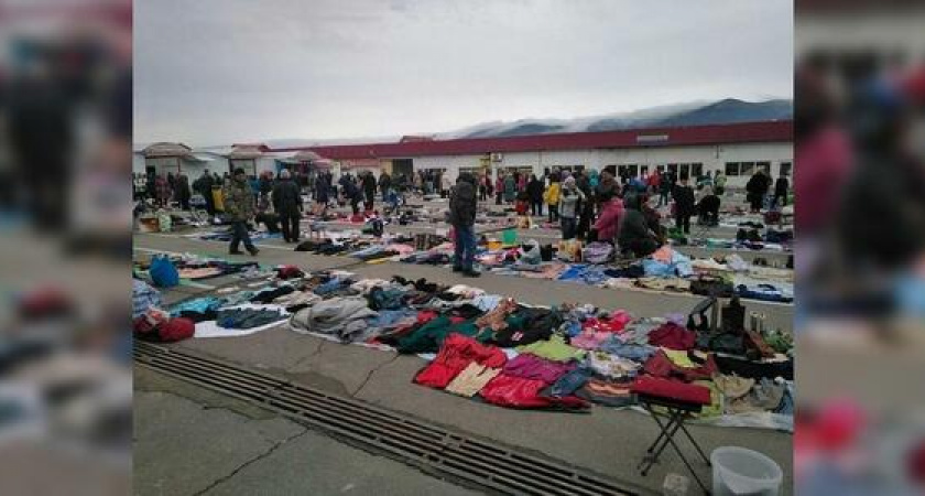 Торговцы блошиного рынка Новороссийска просят вернуть барахолку на улицу Хворостянского