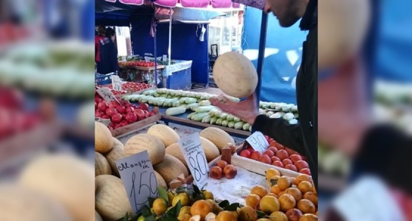 На новороссийских рынках появились первые мандарины