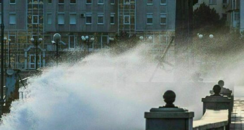 В Новороссийске ожидается сильный норд-ост. Жителей просят без необходимости не покидать помещений