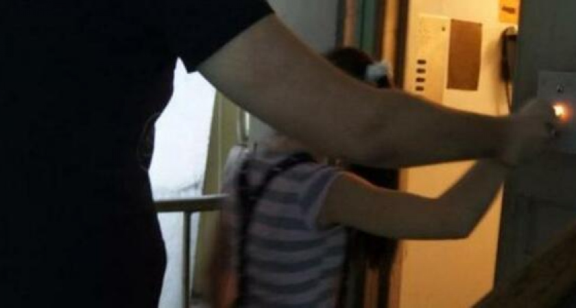 "У тебя колготки порвались": новороссийца осудили на 4 года за домогательства к подростку в лифте