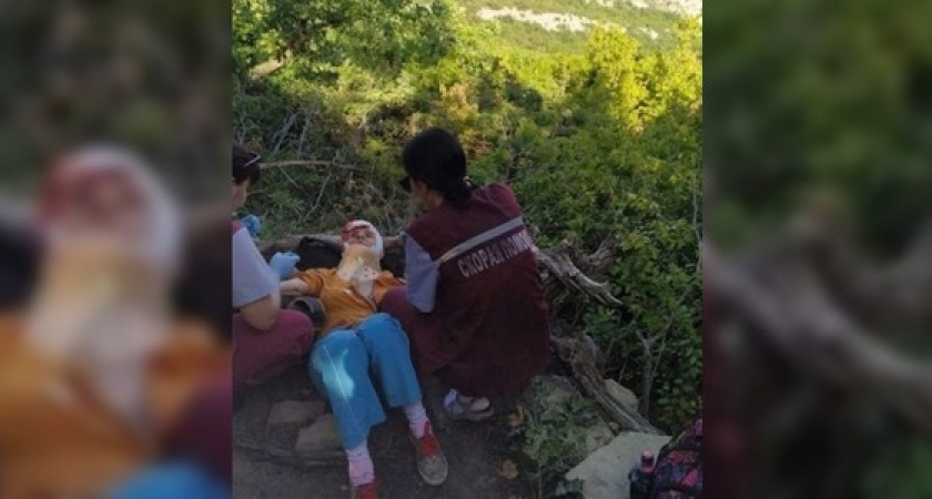 Женщина оступилась и упала с горы в Новороссийске: спасательная операция длилась около трех часов