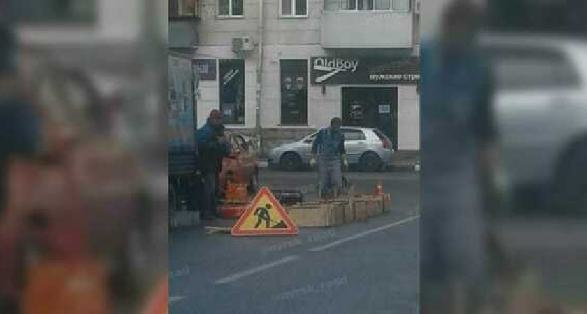 С ЖД вокзала Новороссийска уберут платную парковку и перенесут ее в центр