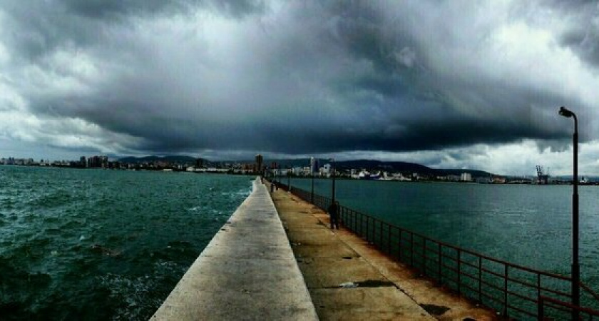Синоптики обещают дожди в Новороссийске на выходных