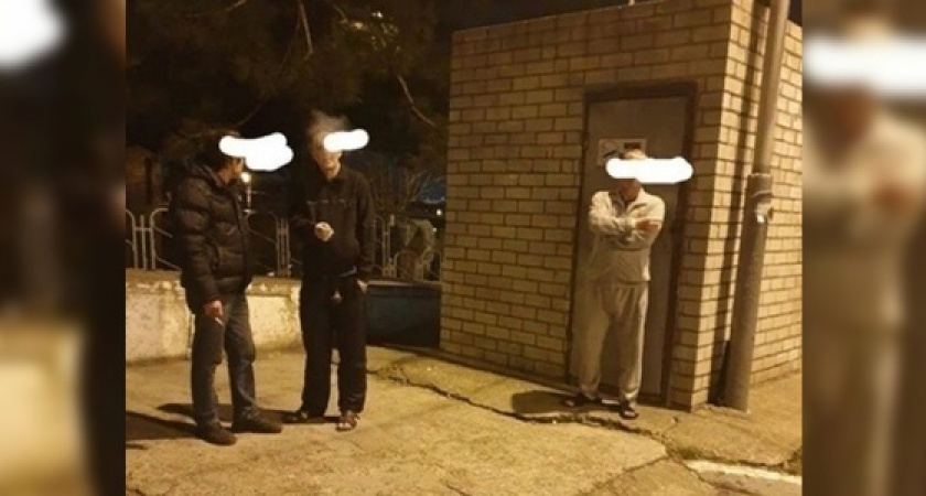 Двух пациентов досрочно выписали из горбольницы №1 Новороссийска за курение