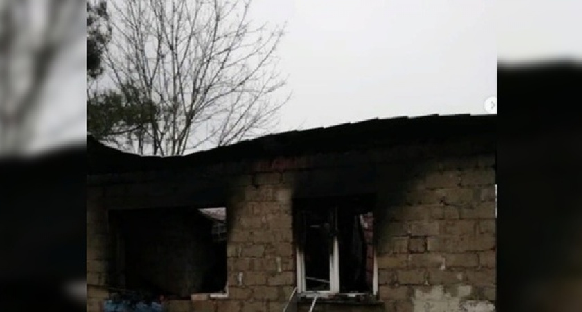 В пригороде Новороссийска пожар уничтожил дом и все имущество молодой семьи: погорельцы просят о помощи