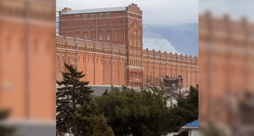 Рабочая башня и силосные корпуса: на капитальный ремонт фасада новороссийского элеватора потратят более 54 млн рублей