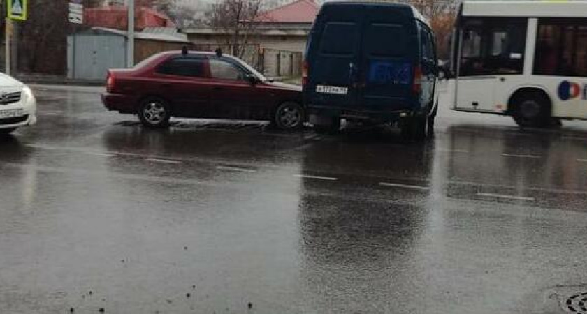 «Машины здесь не ездят, а летают». Новороссийцы просят чиновников оборудовать «лежачий полицейский» на опасном участке дороги, но получают отказ