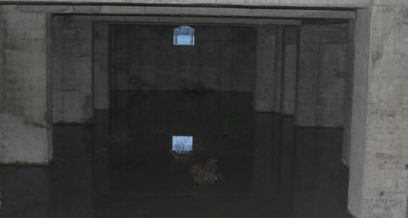 Цокольный этаж строящегося у Косы храма в Новороссийске затопило водой