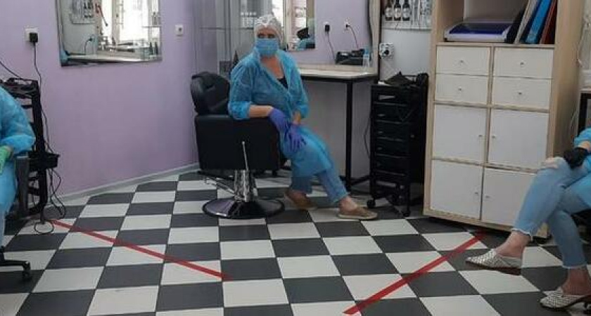 «Клиенту нельзя предложить даже стакан воды»: как работают новороссийские салоны красоты в условиях карантина