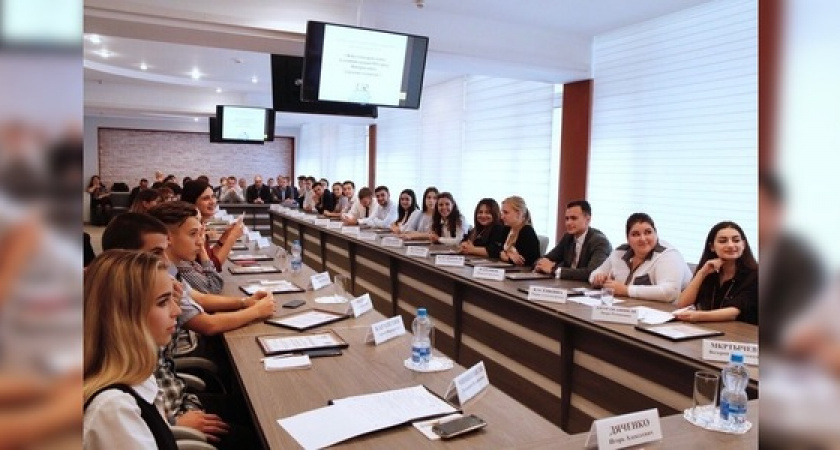 В Новороссийске прошел день молодёжного самоуправления