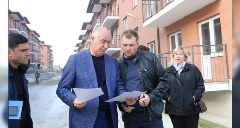 Дети-сироты из Новороссийска получат 44 квартиры в новом доме в этом году