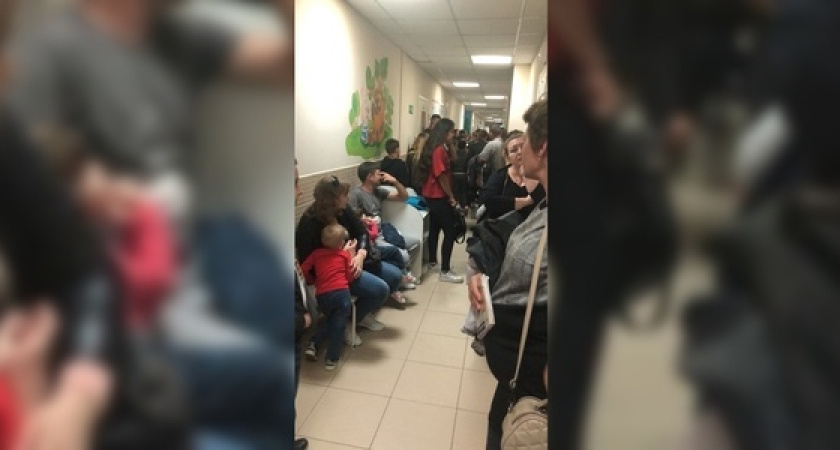 «Гильотина» в детской поликлинике: новороссийцы возмущены состоянием медучреждения
