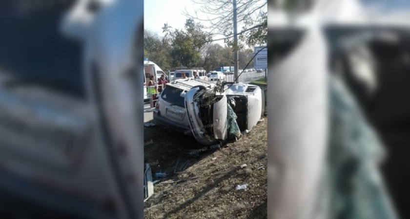 Под Новороссийском в результате ДТП два автомобиля оказались кювете