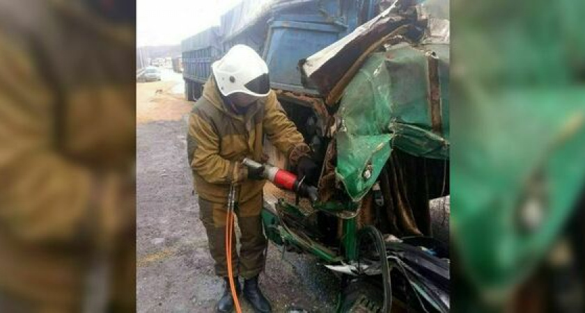 ДТП с участием двух большегрузов парализовало въезд в Новороссийск