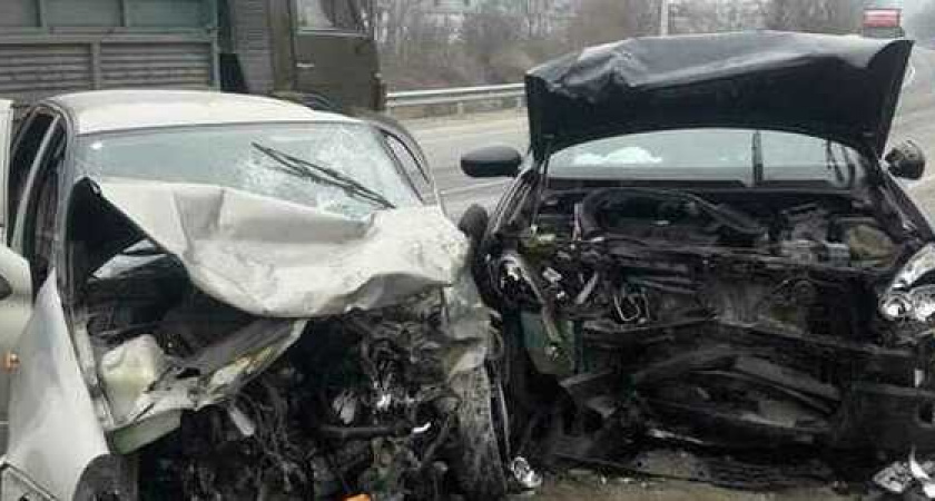 Под Новороссийском в страшном ДТП погибла многодетная мать. Трое ее детей госпитализированы