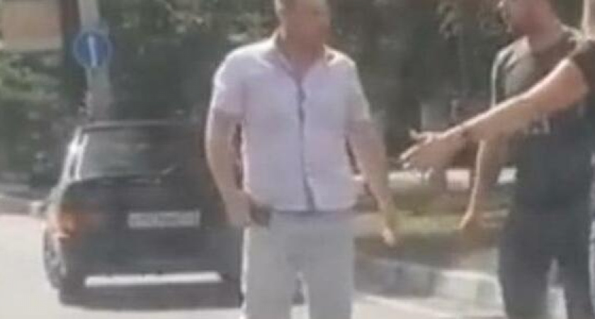 В Новороссийске иномарка сбила девушку, перебегавшую дорогу в неположенном месте