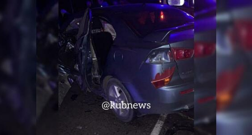 В страшном лобовом ДТП под Геленджиком погибли два человека