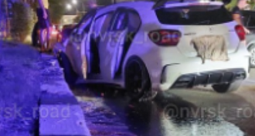 «Дешевый понт мог стоить жизни»: в Новороссийске парень на «Мерседесе» на бешеной скорости не справился с управлением