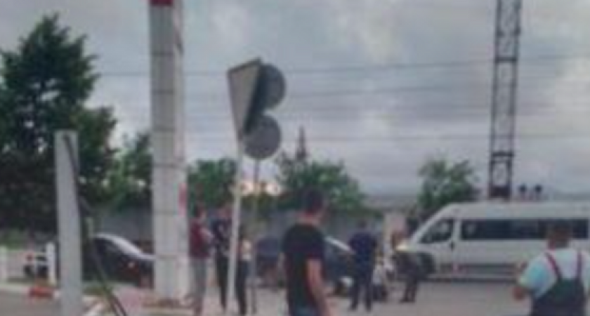 В Новороссийске мопедист и пешеход на роликах получили травмы в результате ДТП