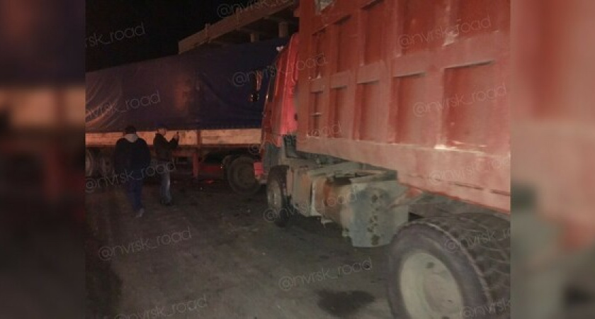 «Кабина фуры просто всмятку»: под Новороссийском произошло серьезное ДТП
