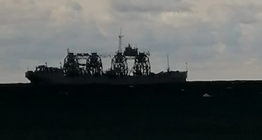 В акватории Новороссийска замечен старейший корабль ВМФ России «Коммуна»