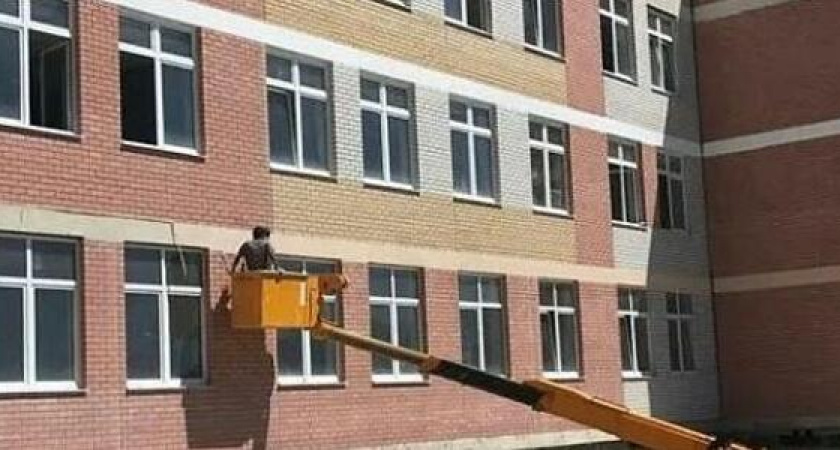 Школа на 1100 мест в 15-м микрорайоне Новороссийска готова на 87 %