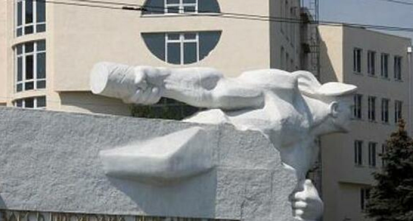 Новороссийскому памятнику “Матрос с гранатой” исполняется 50 лет