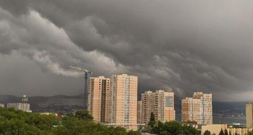 Ливень, ветер, град: в Новороссийске снова объявлено штормовое предупреждение
