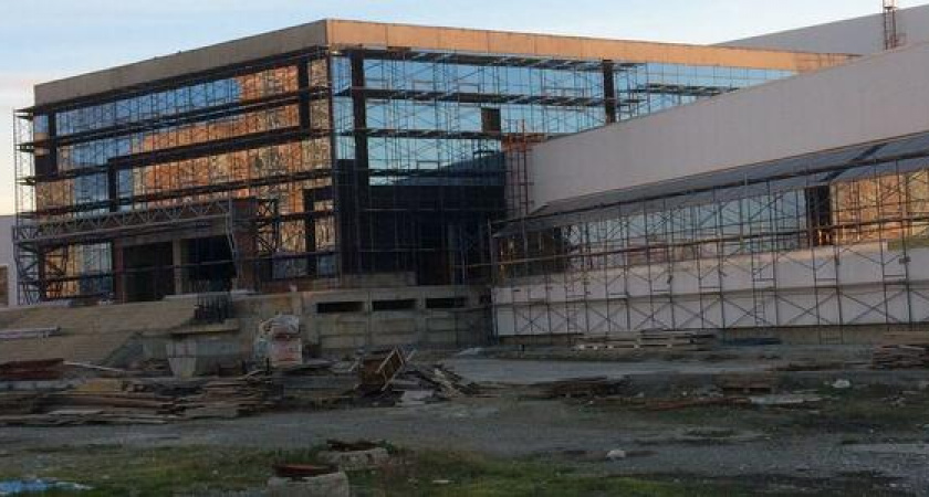 На фасад недостроенного Дворца олимпийских видов спорта власти Новороссийска выделяют 20 миллионов рублей