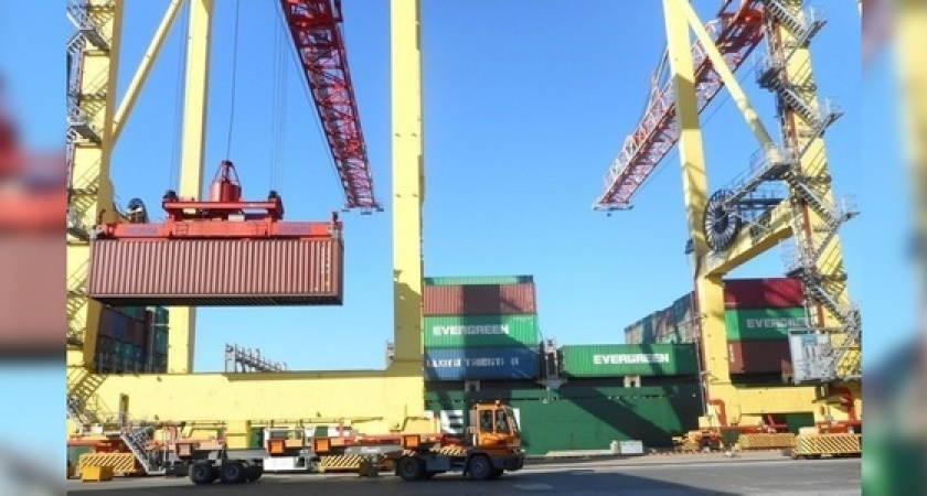 В порт Новороссийска прибыли первые грузы для Формулы-1