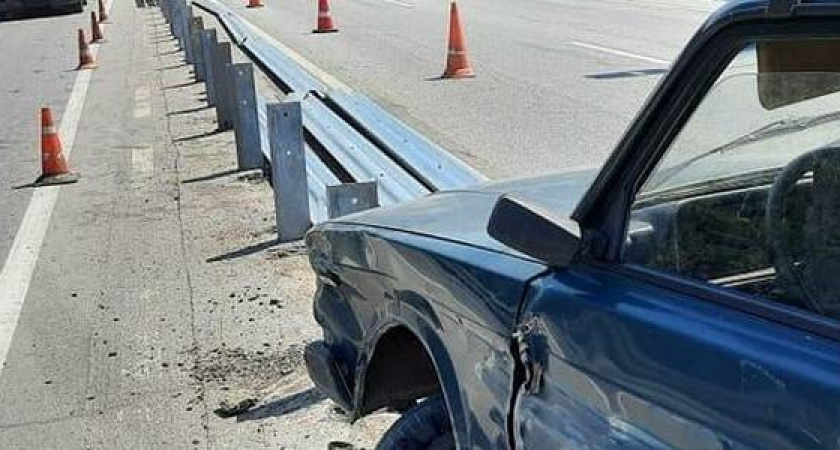 На «волчьих воротах» под Новороссийском водитель «семерки» потерял сознание и разбился