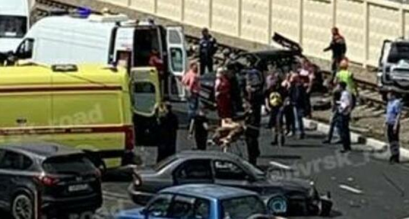 «Жуть, просто жуть!» Водитель погиб в массовом ДТП в Новороссийске (фото и видео страшной аварии)