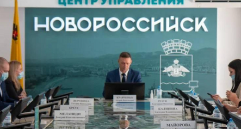 Мэр ответил на 17 звонков горожан во время «горячей линии»: что волнует новороссийцев