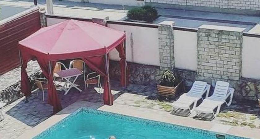 «Ужасное отношение к гостям!!!»: горожанка рассказала об испорченном отдыхе в одном из гостевых домов Новороссийска