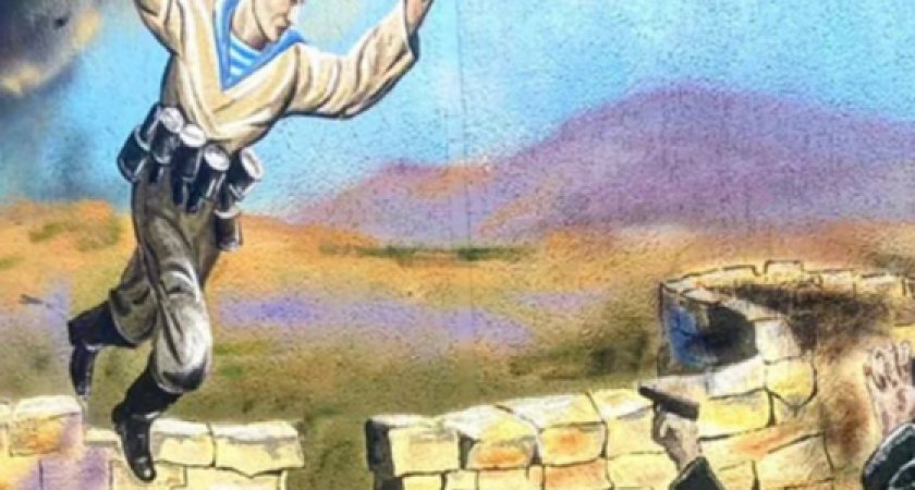 Обвязался гранатами и бросился на врага: в Новороссийске появилось граффити, изображающее подвиг Михаила Корницкого