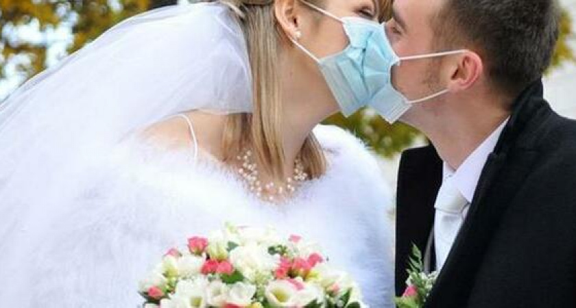 Российские регионы возвращают обязательный масочный режим