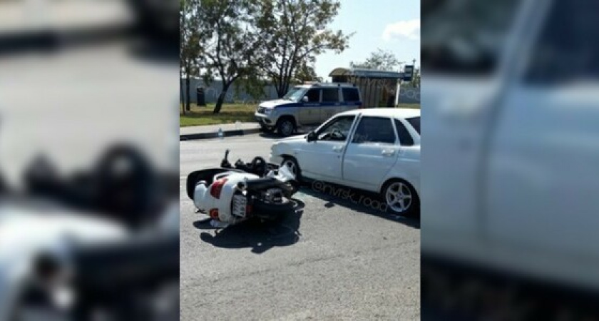 В Новороссийске «ВАЗ» столкнулся с мотороллером: в ДТП пострадал водитель двухколесника