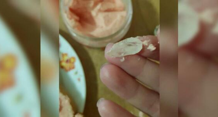 Жительница Новороссийска купила для своей дочери в супермаркете икру со стеклом